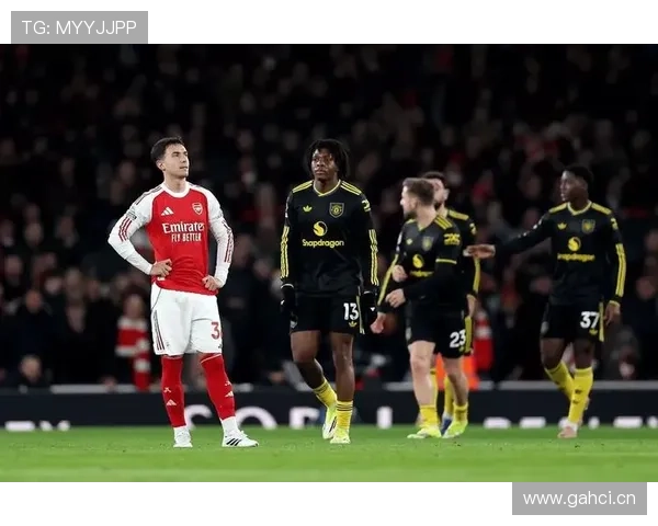 内维尔批罗梅罗 曼联选新帅启动